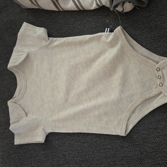 Splendid Onsie Set - Picture 3 of 7